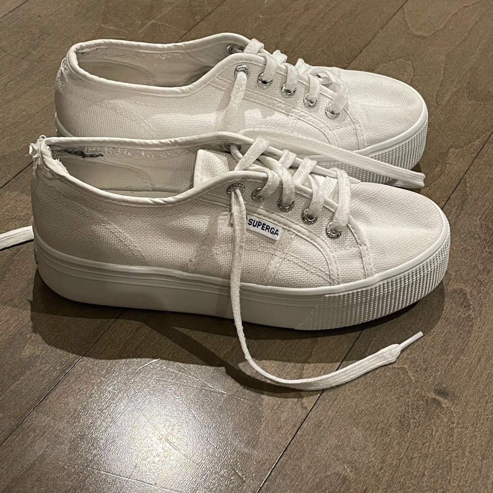 White platform supergas size 7